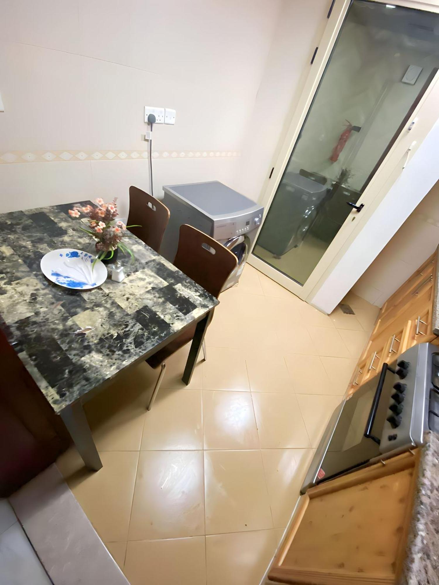 Hostel Mbz - Master Abu Dhabi