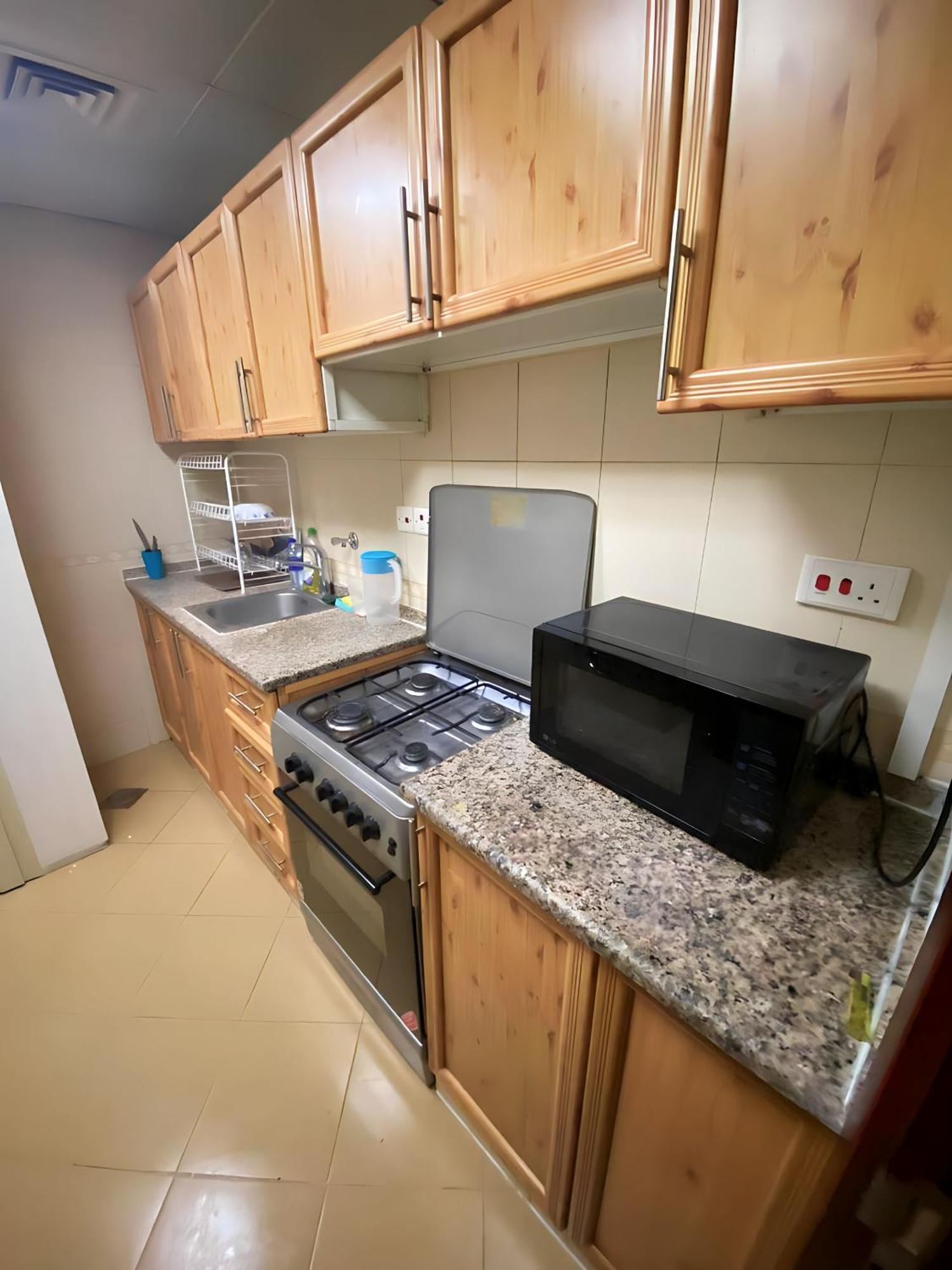 Hostel Mbz - Master